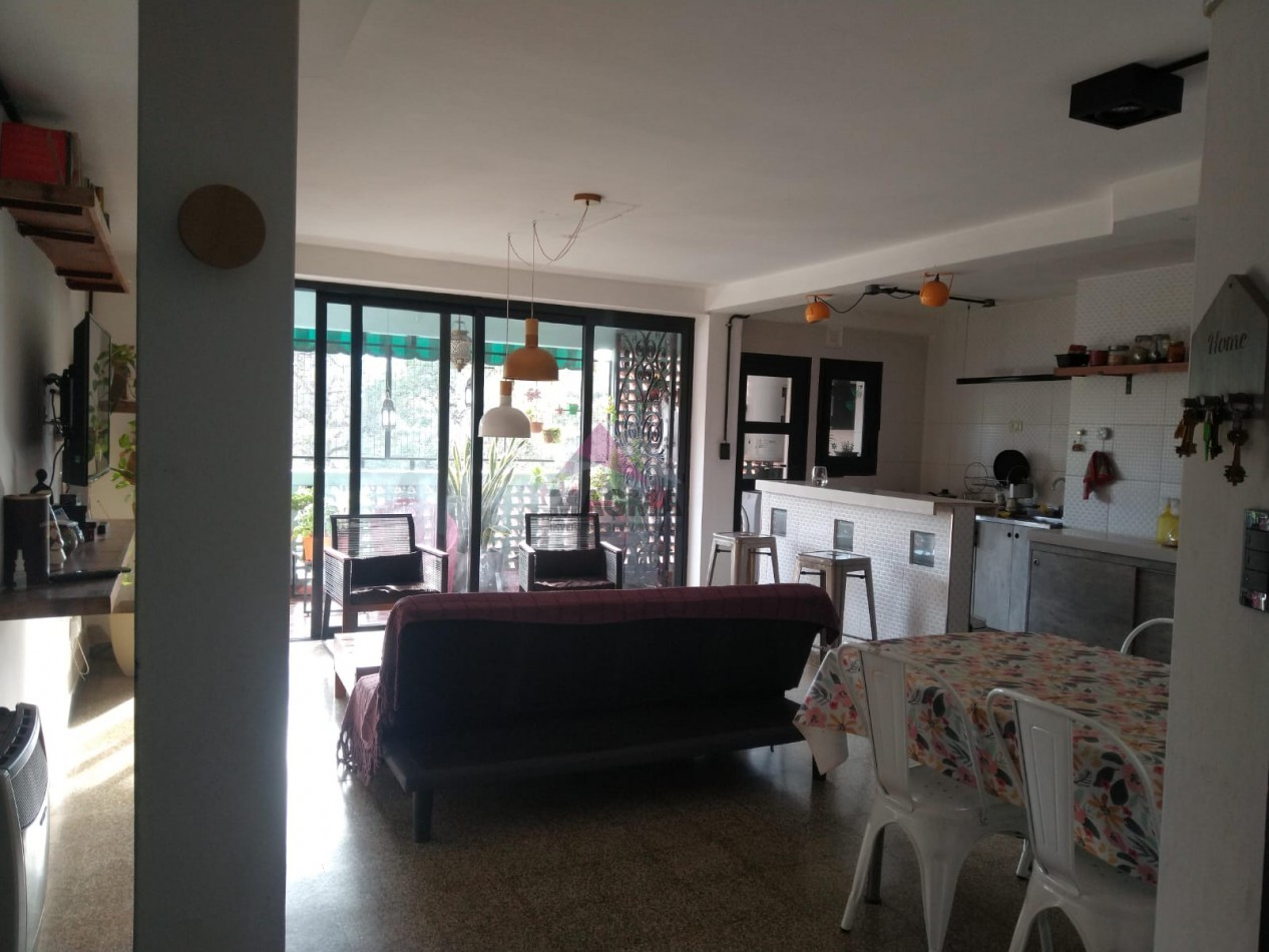 VENTA DEPARTAMENTO  DE 3 DORMITORIOS (Con renta) Frente a Plaza Alberdi