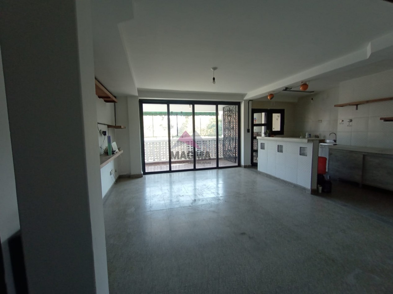 Alquiler - Departamento de 3 Dormitorios (Frente a Plaza Alberdi)