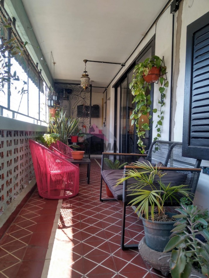 VENTA DEPARTAMENTO DE 3 DORMITORIOS (Con renta) Frente a Plaza Alberdi