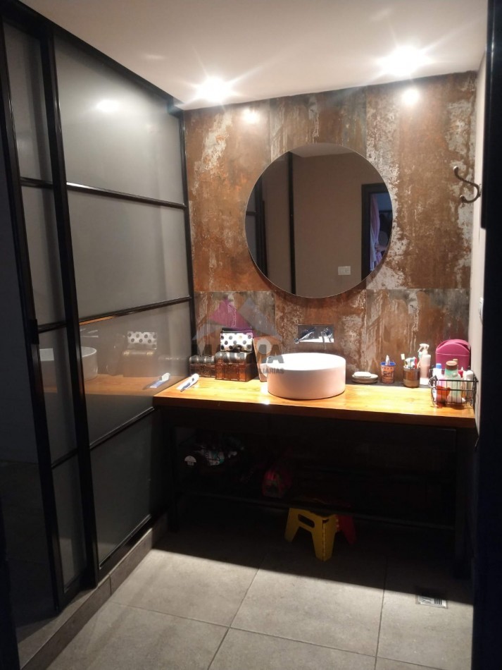 VENTA DEPARTAMENTO DE 3 DORMITORIOS (Con renta) Frente a Plaza Alberdi