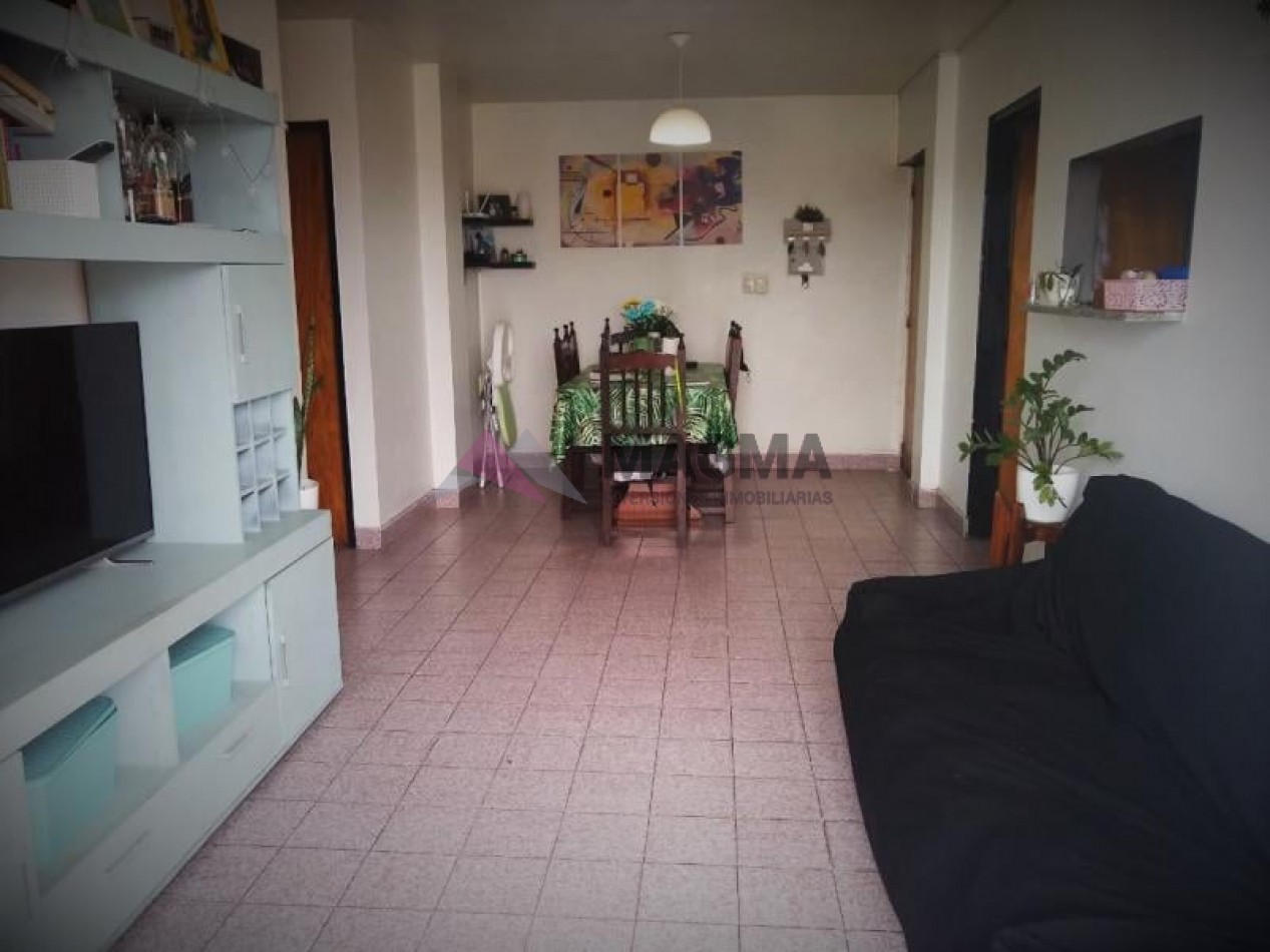 VENTA DEPARTAMENTO DE 3 DORMITORIOS + COCHERA en SAN JUAN al 300