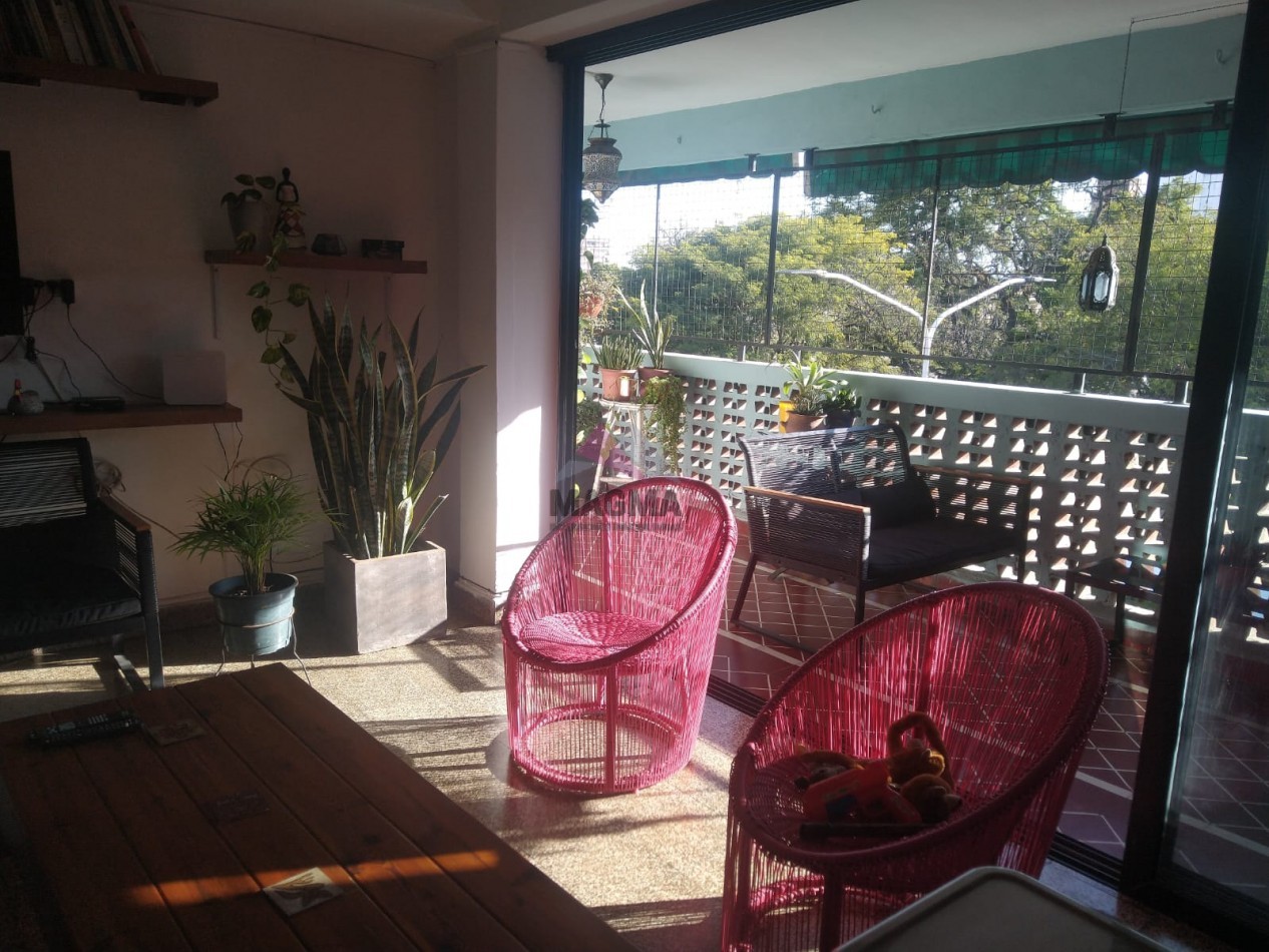 VENTA DEPARTAMENTO DE 3 DORMITORIOS (Con renta) Frente a Plaza Alberdi