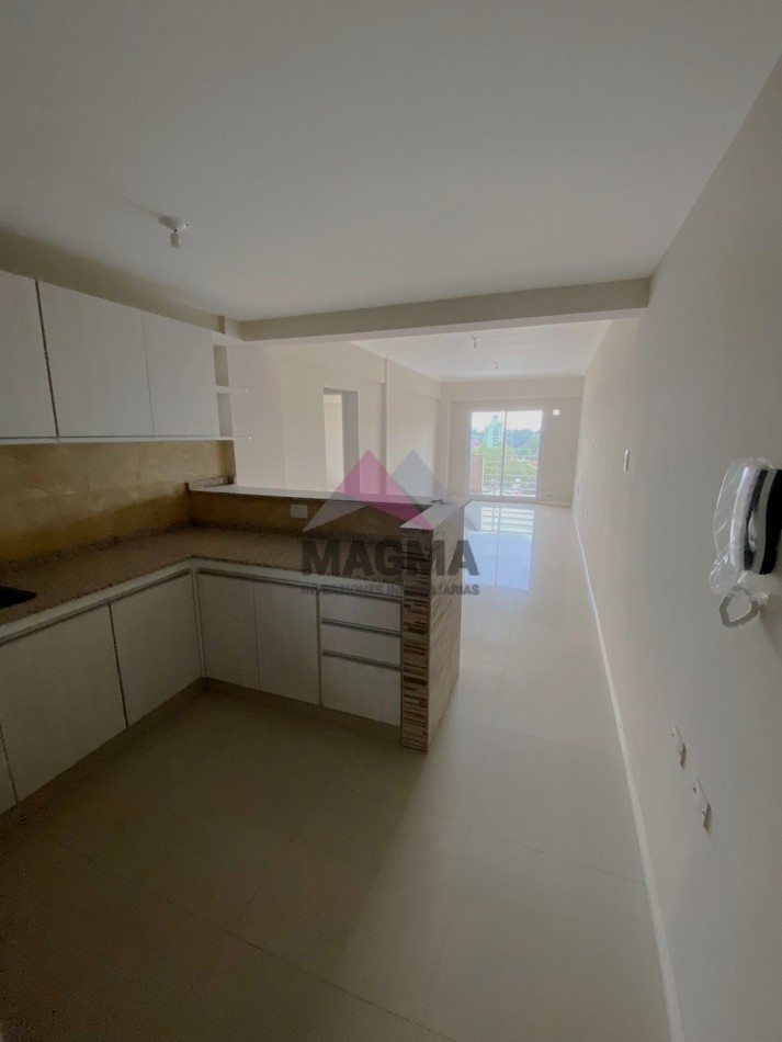 VENTA - AMPLIO DEPARTAMENTO DE 2 DORMITORIOS, A ESTRENAR, EN B° NORTE