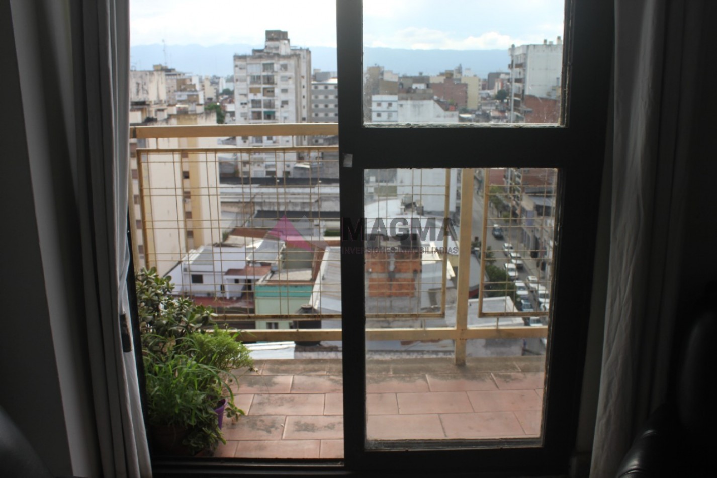 VENTA DEPARTAMENTO DE 3 DORMITORIOS + COCHERA en SAN JUAN al 300