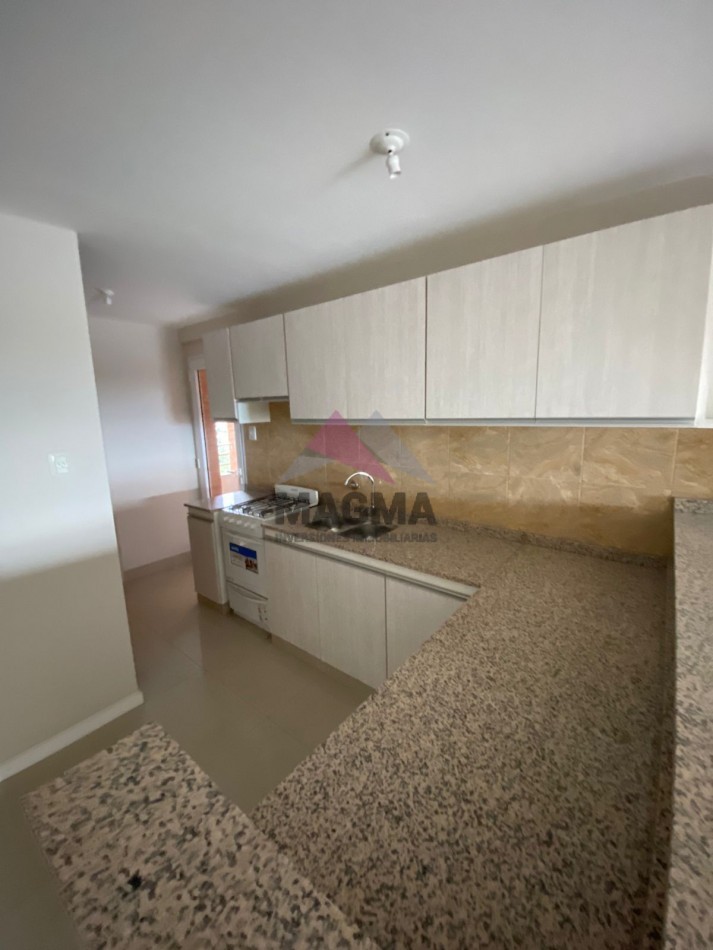 VENTA - AMPLIO DEPARTAMENTO DE 2 DORMITORIOS, A ESTRENAR, EN B° NORTE