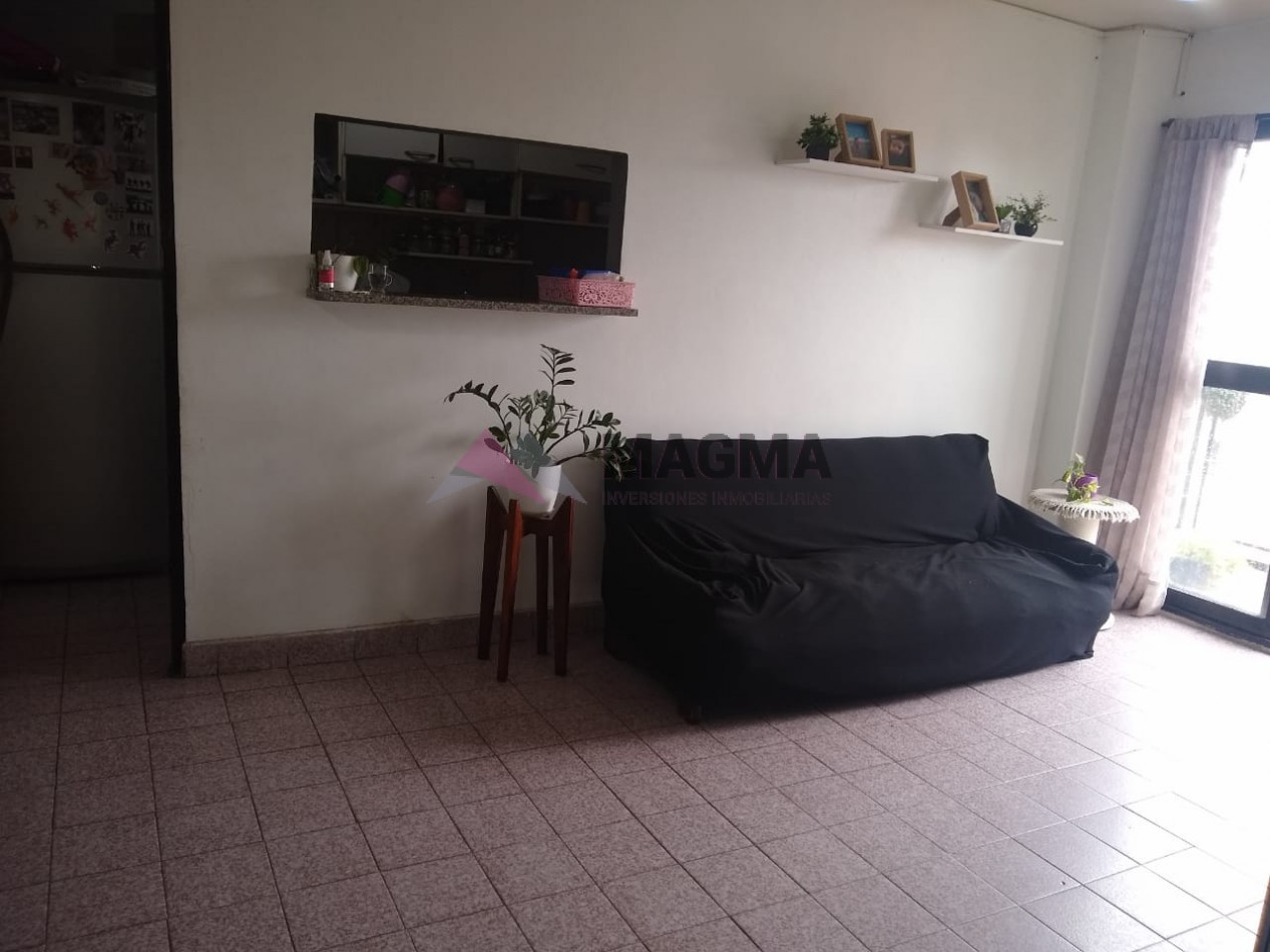 VENTA DEPARTAMENTO DE 3 DORMITORIOS + COCHERA en SAN JUAN al 300