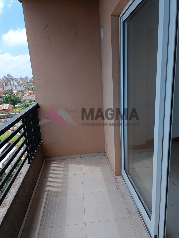 Monoambiente con Balcon a la Calle en Cordoba 1300
