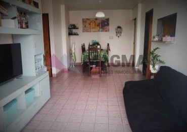 VENTA DEPARTAMENTO DE 3 DORMITORIOS + COCHERA en SAN JUAN al 300